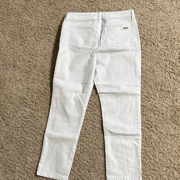 Jennifer Lopez Cream Capri Pants with Gold Details size 6 - Picture 3 of 3